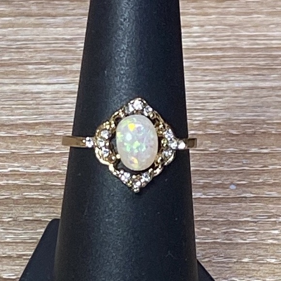 Jewelry - ✨LAST ONE✨New Ring gemstone style ring party luxury luxurious